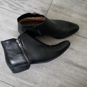 Neutralizer Claire booties